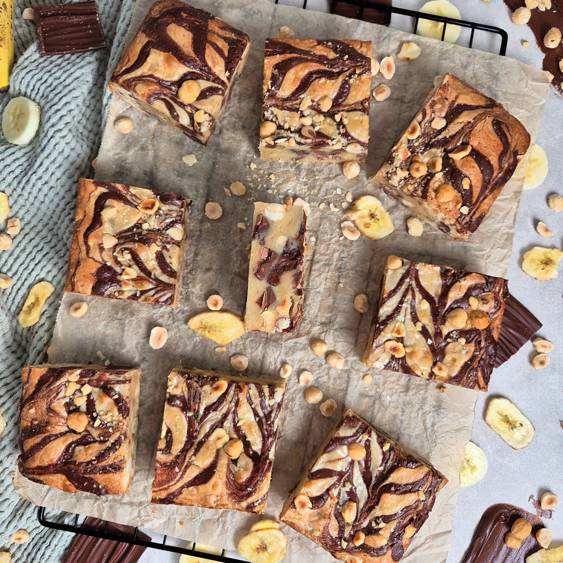 Nutella Swirled Banana Blondies