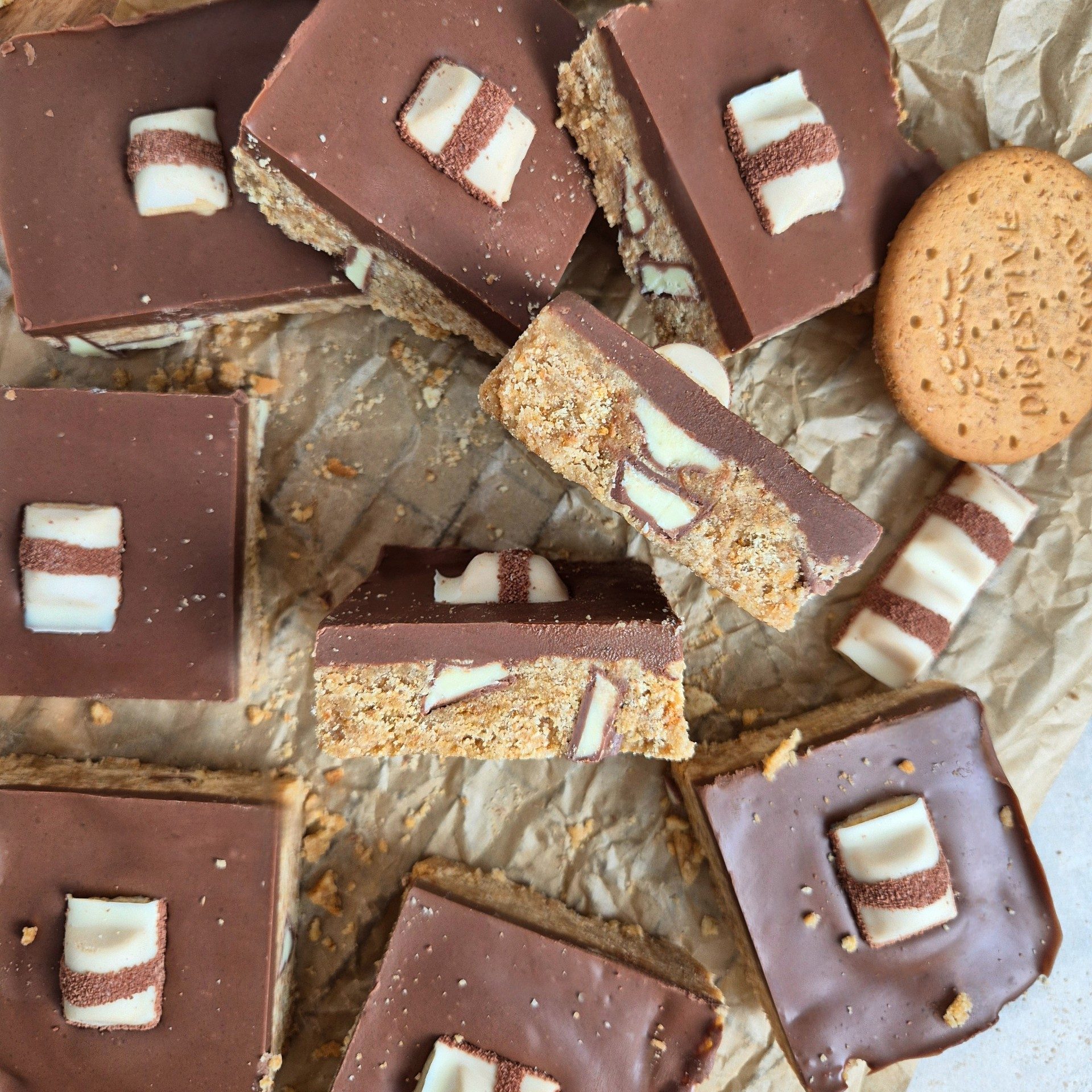 No Bake Kinder Bueno Biscuit Slice