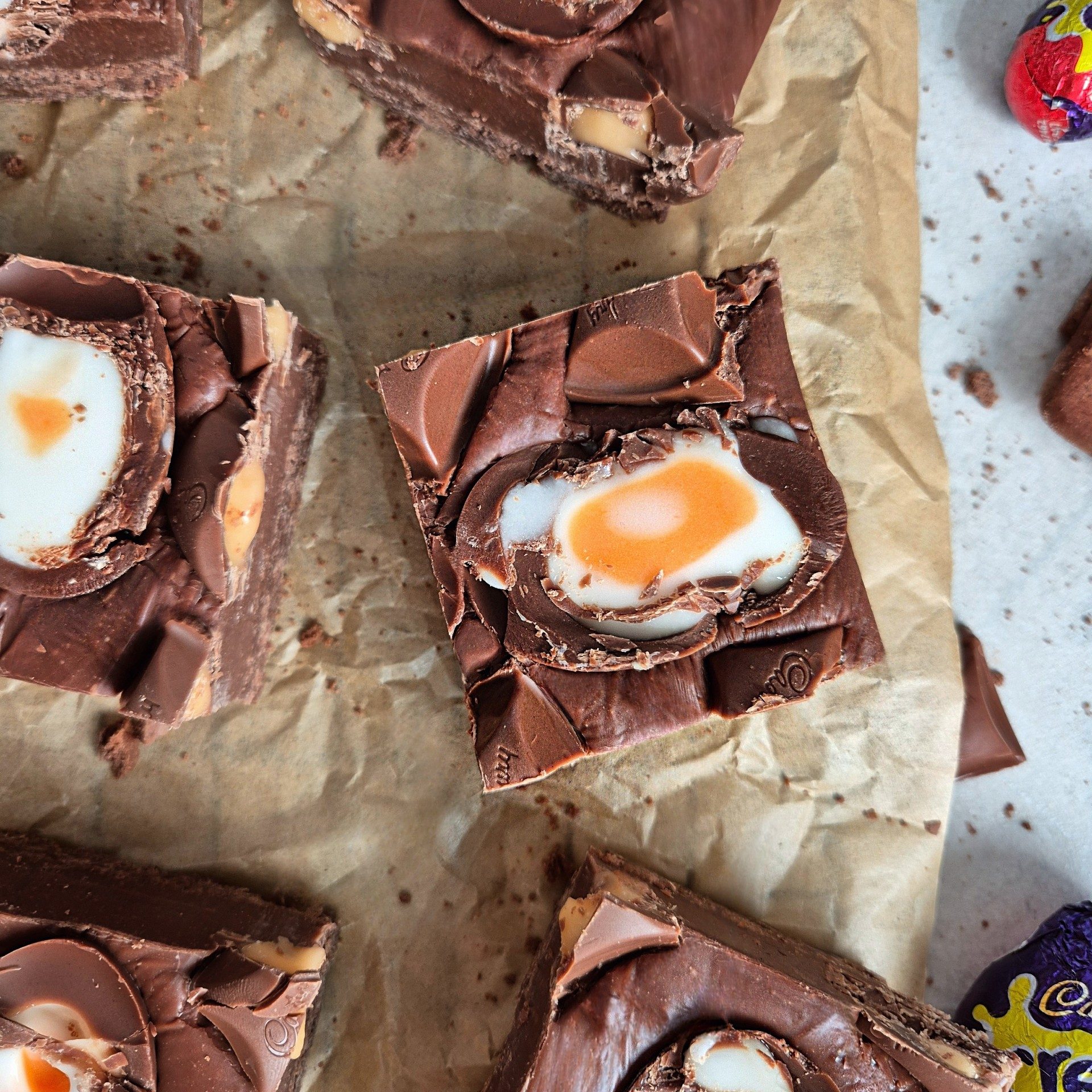 Creme Egg Tray Bake (No Bake)